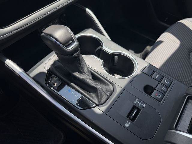 Certified 2025 Toyota Highlander LE FWD image 17