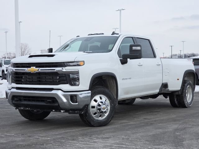 New 2026 Chevrolet Silverado 3500 LT image 2