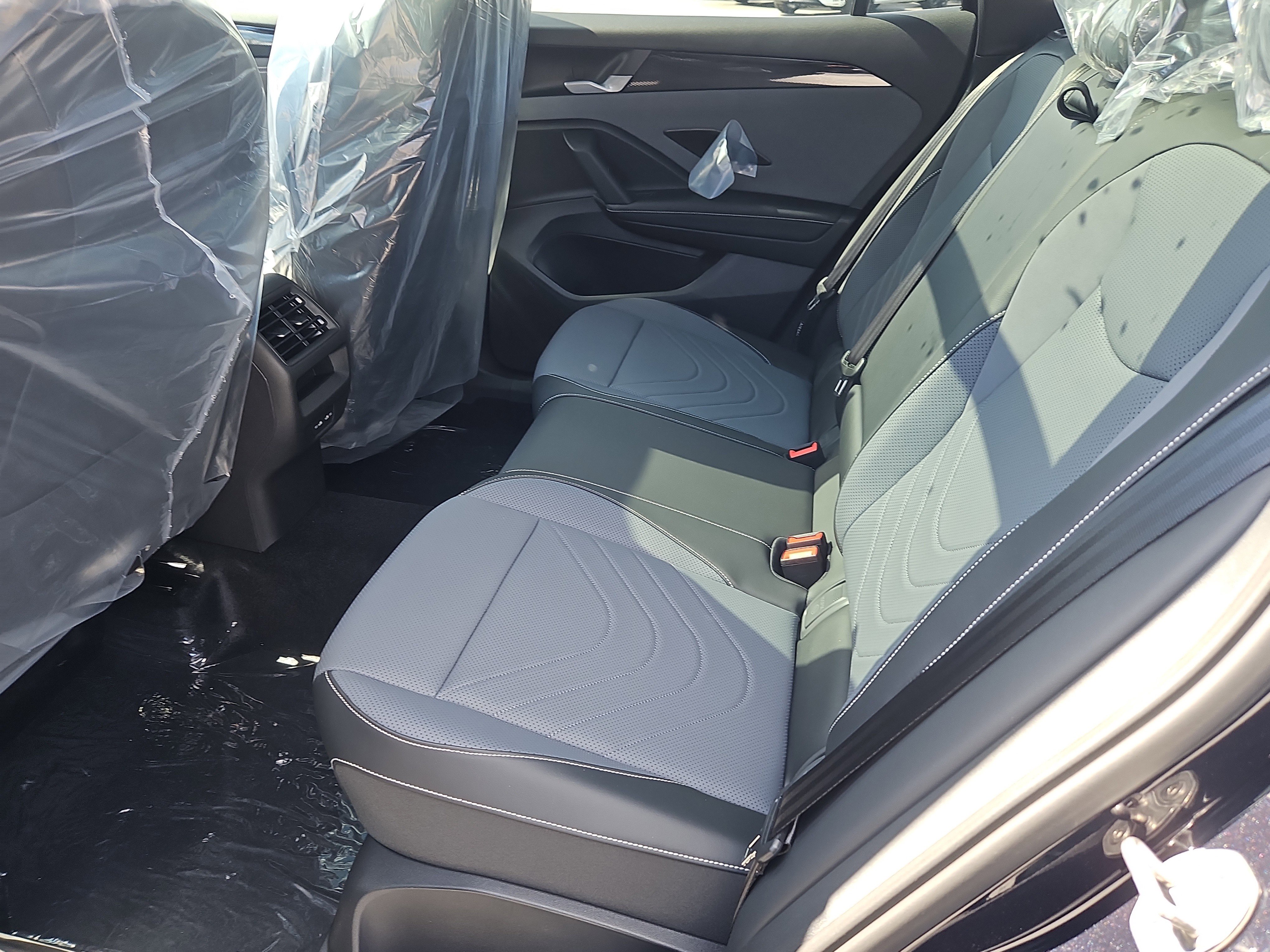 New 2026 Volkswagen Tiguan SE R-Line image 19