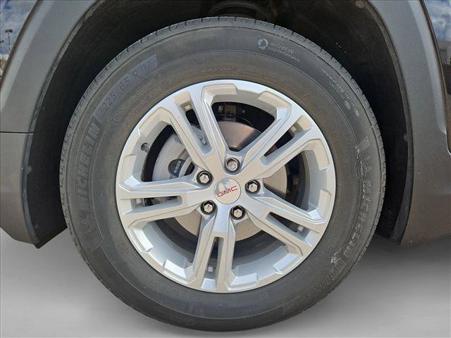 Used 2024 GMC Terrain SLE w/ Driver Convenience Package FWD image 23