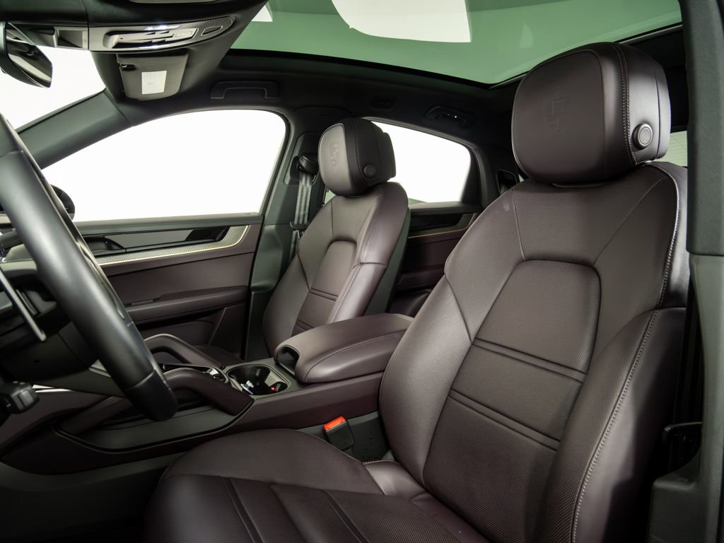 Used 2024 Porsche Cayenne S image 5
