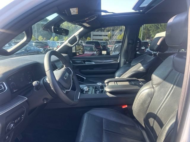 Used 2022 Jeep Wagoneer Series III w/ Premium Group I AWD/4WD image 24