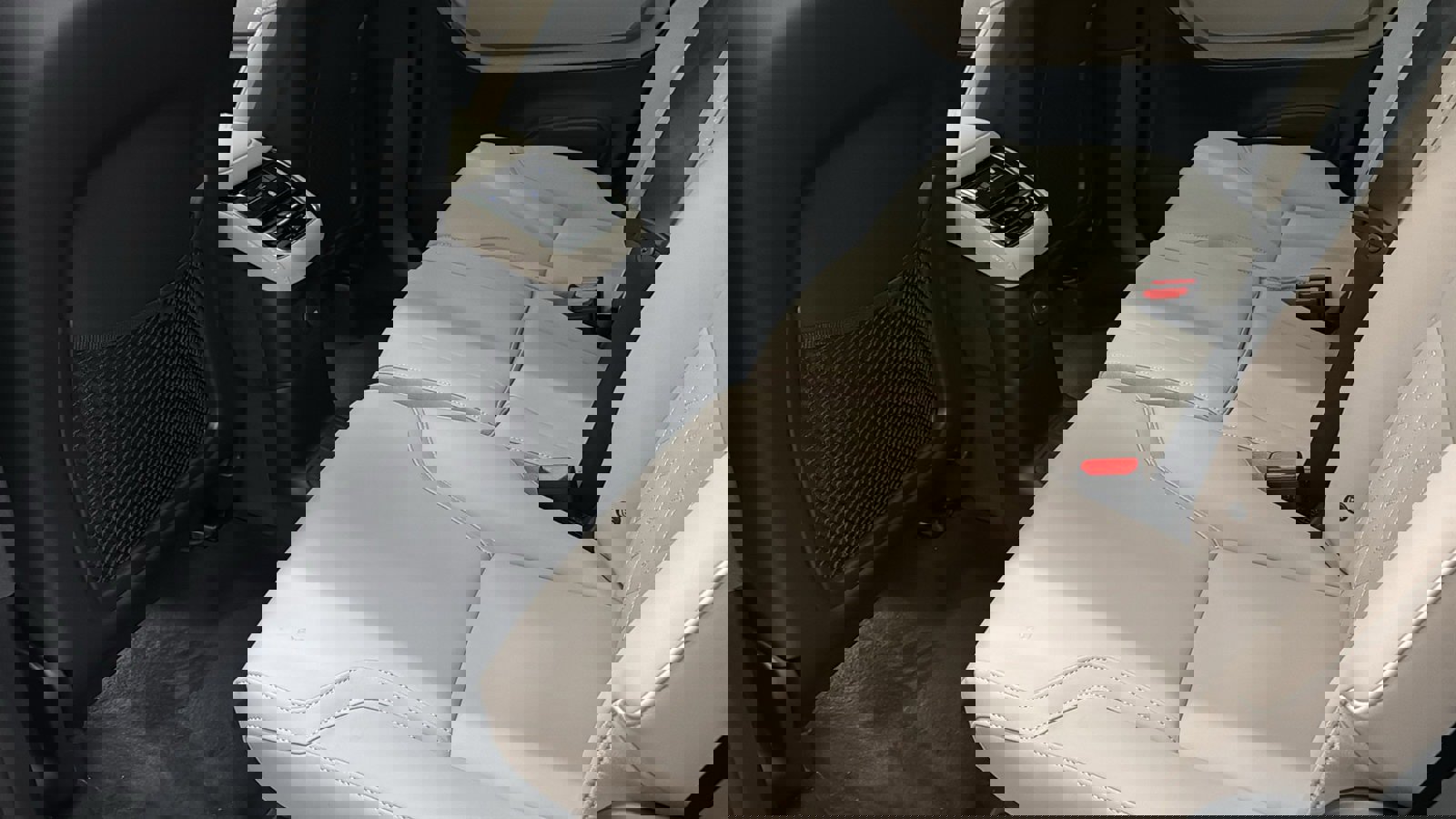 Used 2026 Volvo XC90 T8 Plus w/ Protection Package Premier image 26