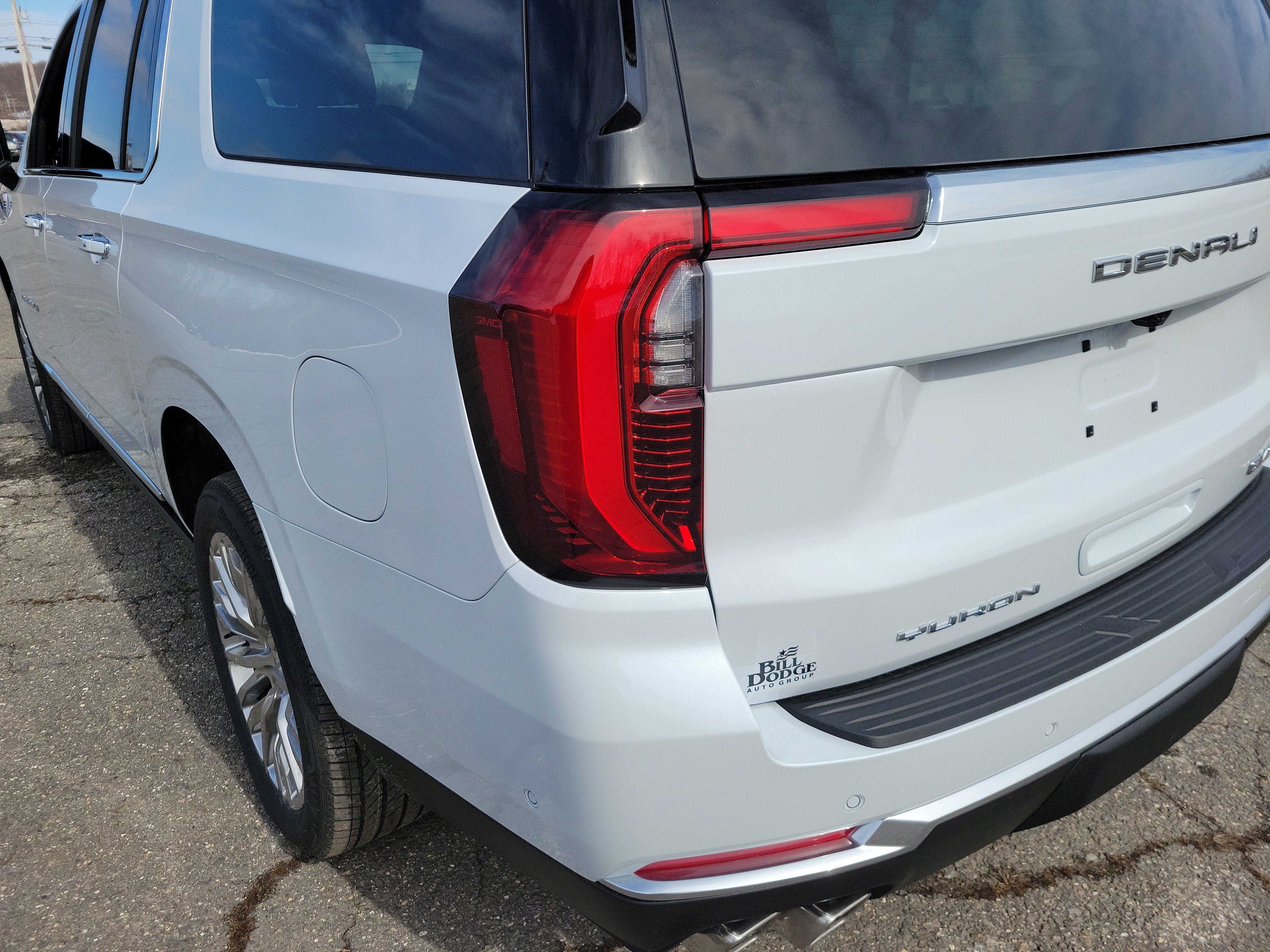 New 2026 GMC Yukon XL Denali w/ Sun & Power Step Package AWD/4WD image 15