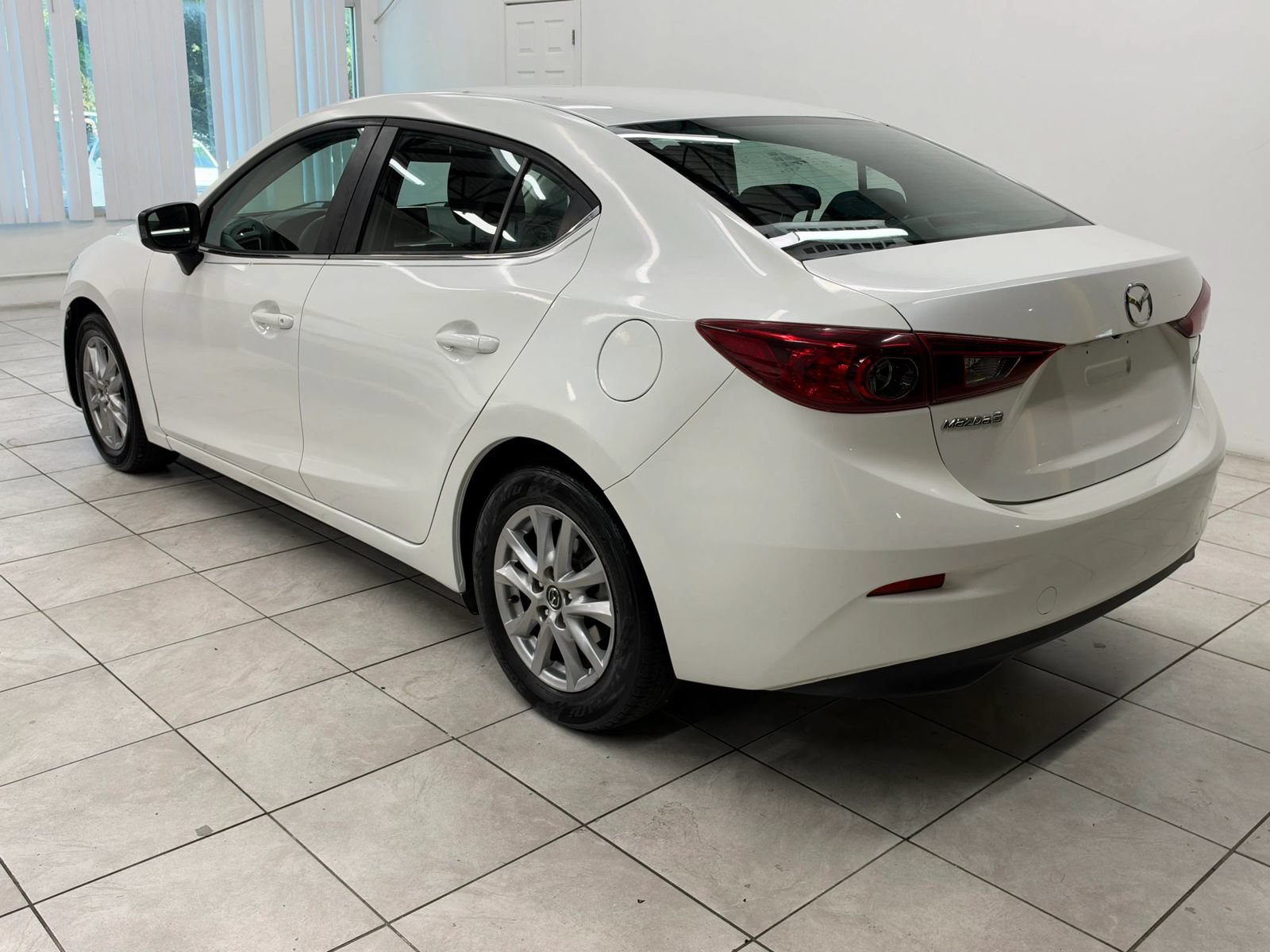 Used 2016 MAZDA MAZDA3 i Sport w/ Preferred Equipment Package FWD image 7