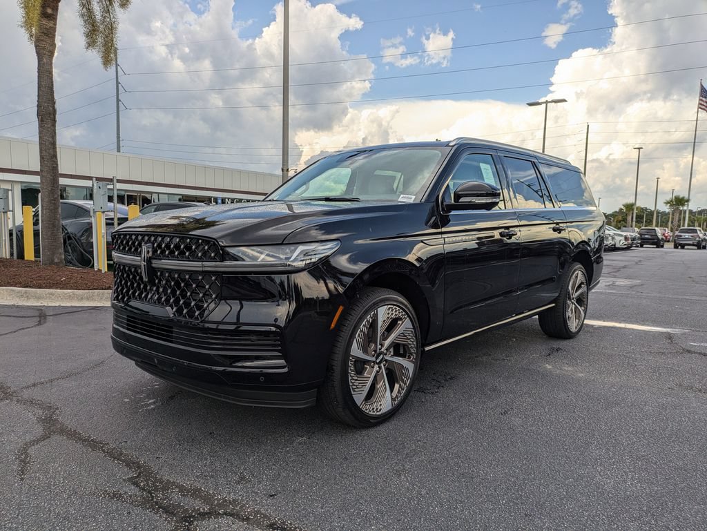 New 2027 Lincoln Navigator L Black Label AWD/4WD image 8