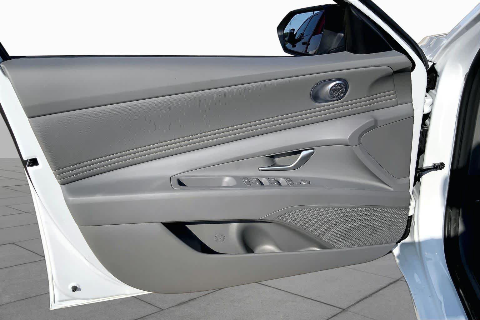 Used 2026 Hyundai Elantra SEL Sport Premium w/ Cargo Package FWD image 21