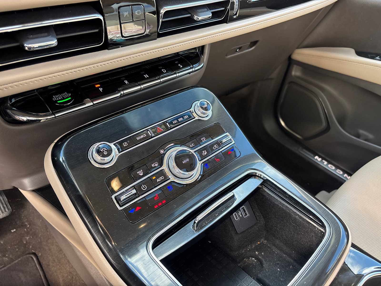 Certified 2022 Lincoln Nautilus Reserve w/ Cargo Utility Package image 22