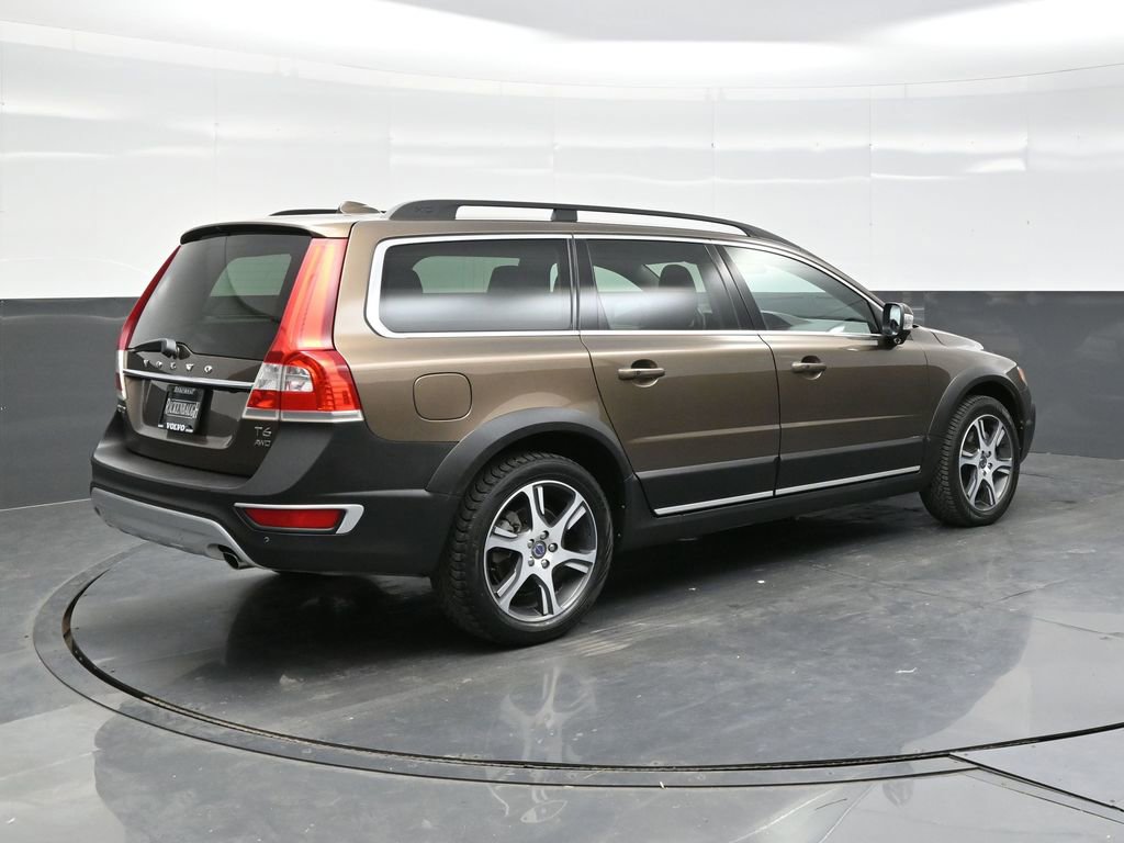 Used 2015 Volvo XC70 T6 w/ Climate Package image 7