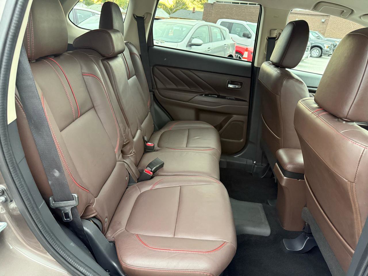 Used 2018 Mitsubishi Outlander SEL image 21