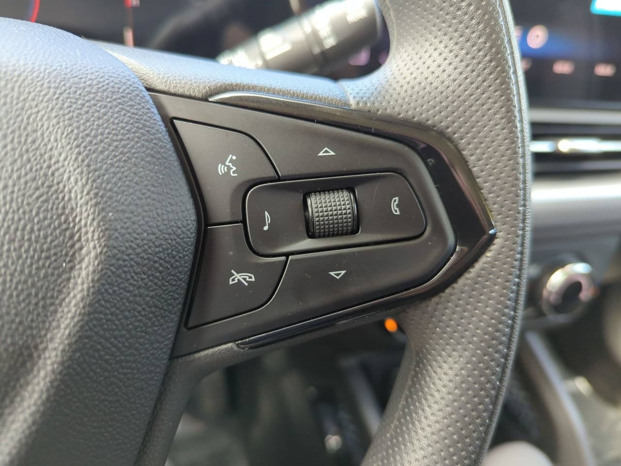 Used 2024 Chevrolet TrailBlazer LS w/ LS Confidence Package FWD image 12