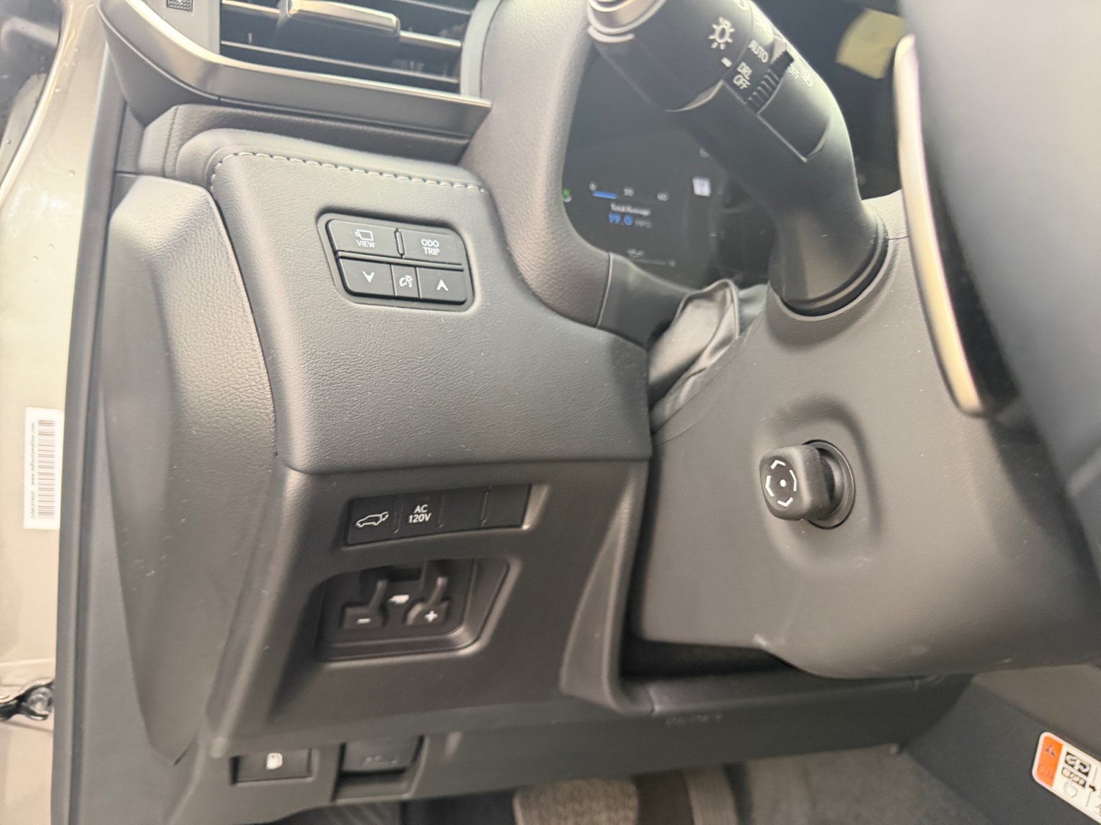Used 2025 Lexus LX 700h Luxury w/ Accessory Package (Z1) AWD/4WD image 11