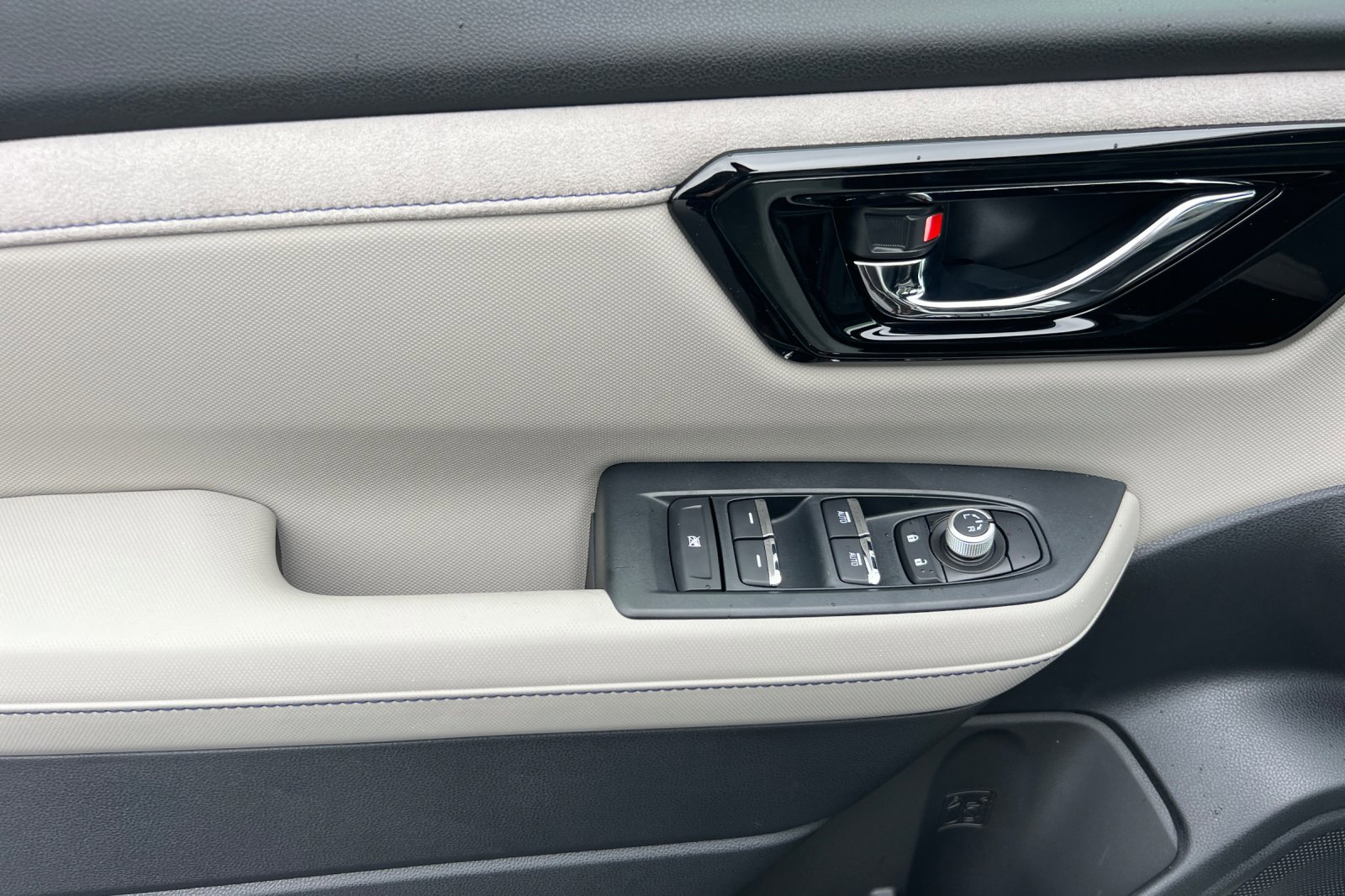 New 2025 Subaru Forester Limited w/ Popular Package image 11