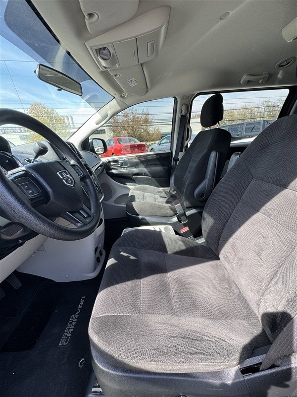 Used 2016 Dodge Grand Caravan SE w/ Quick Order Package 29E SE image 10
