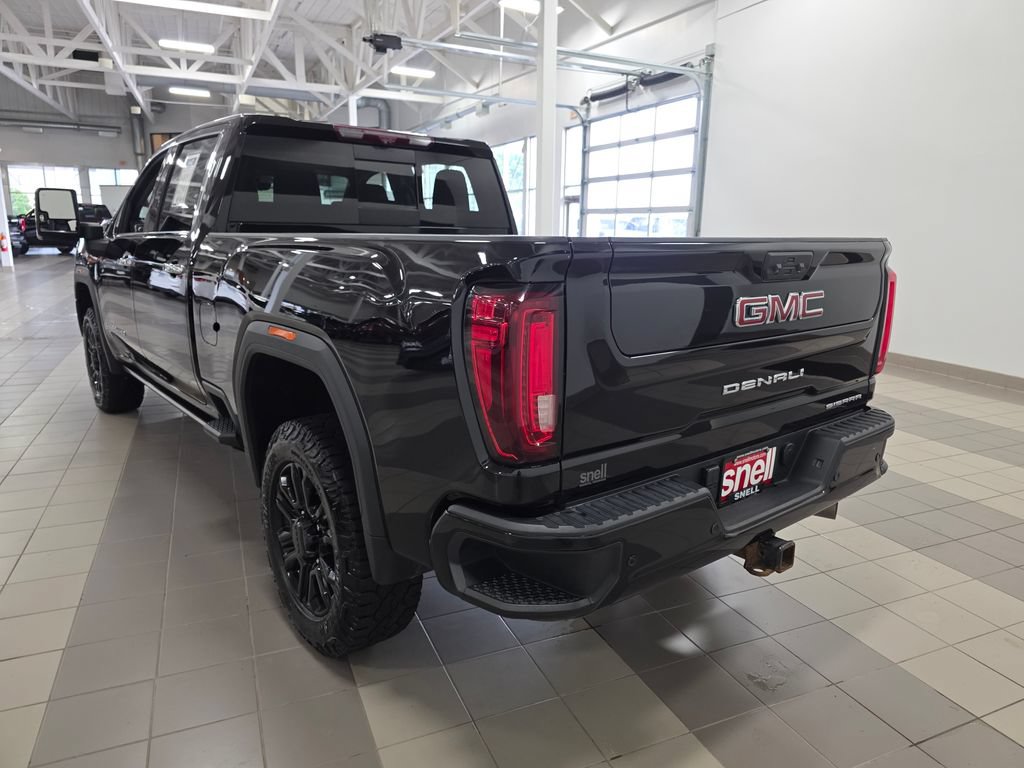 Used 2023 GMC Sierra 3500 Denali w/ Denali Black Diamond Edition AWD/4WD image 3
