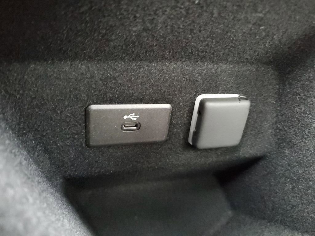 New 2025 Cadillac Lyriq Sport image 36