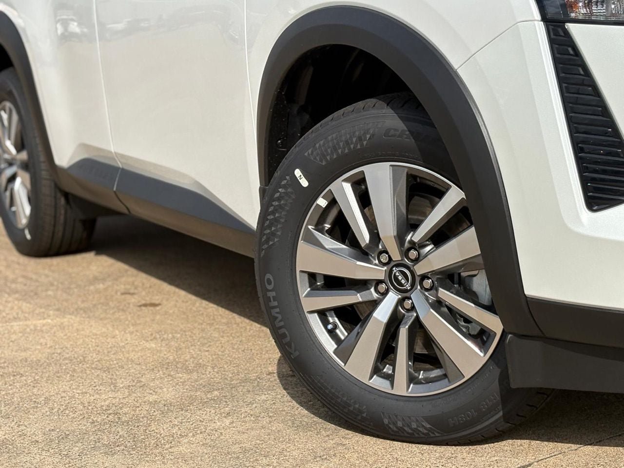 New 2026 Nissan Pathfinder SL FWD image 25