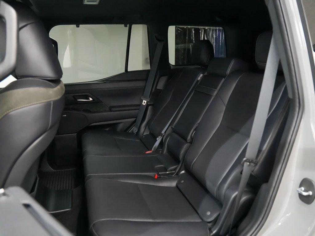 Used 2024 Lexus GX 550 image 18