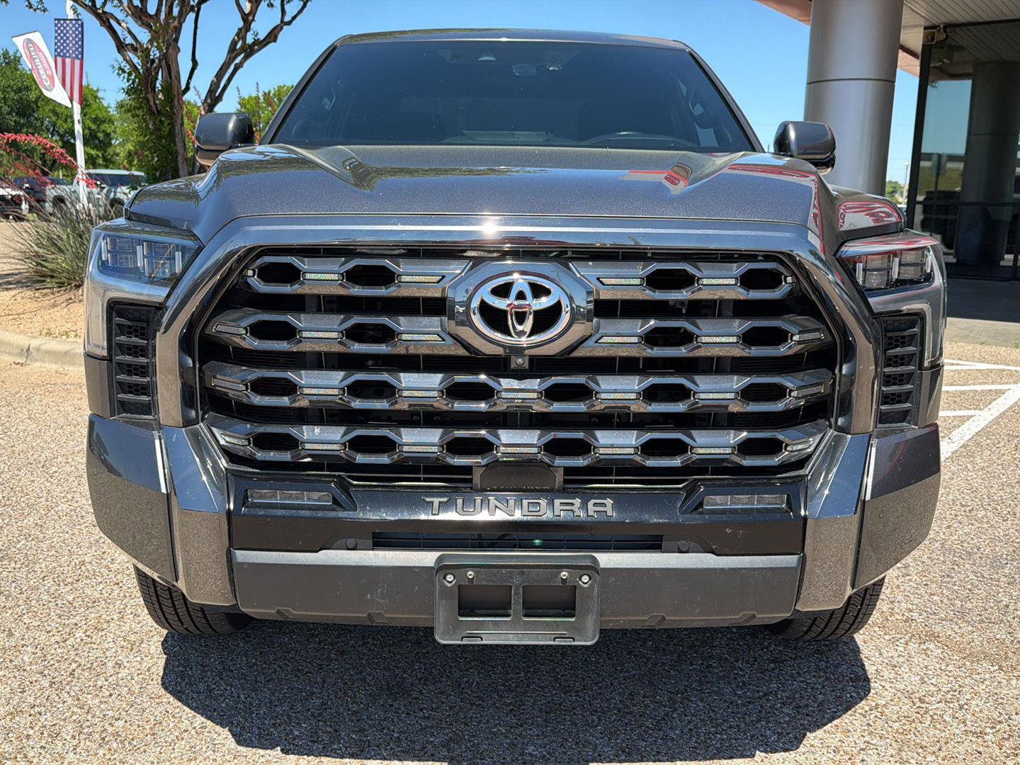 Used 2022 Toyota Tundra Platinum w/ Advanced Package AWD/4WD image 9