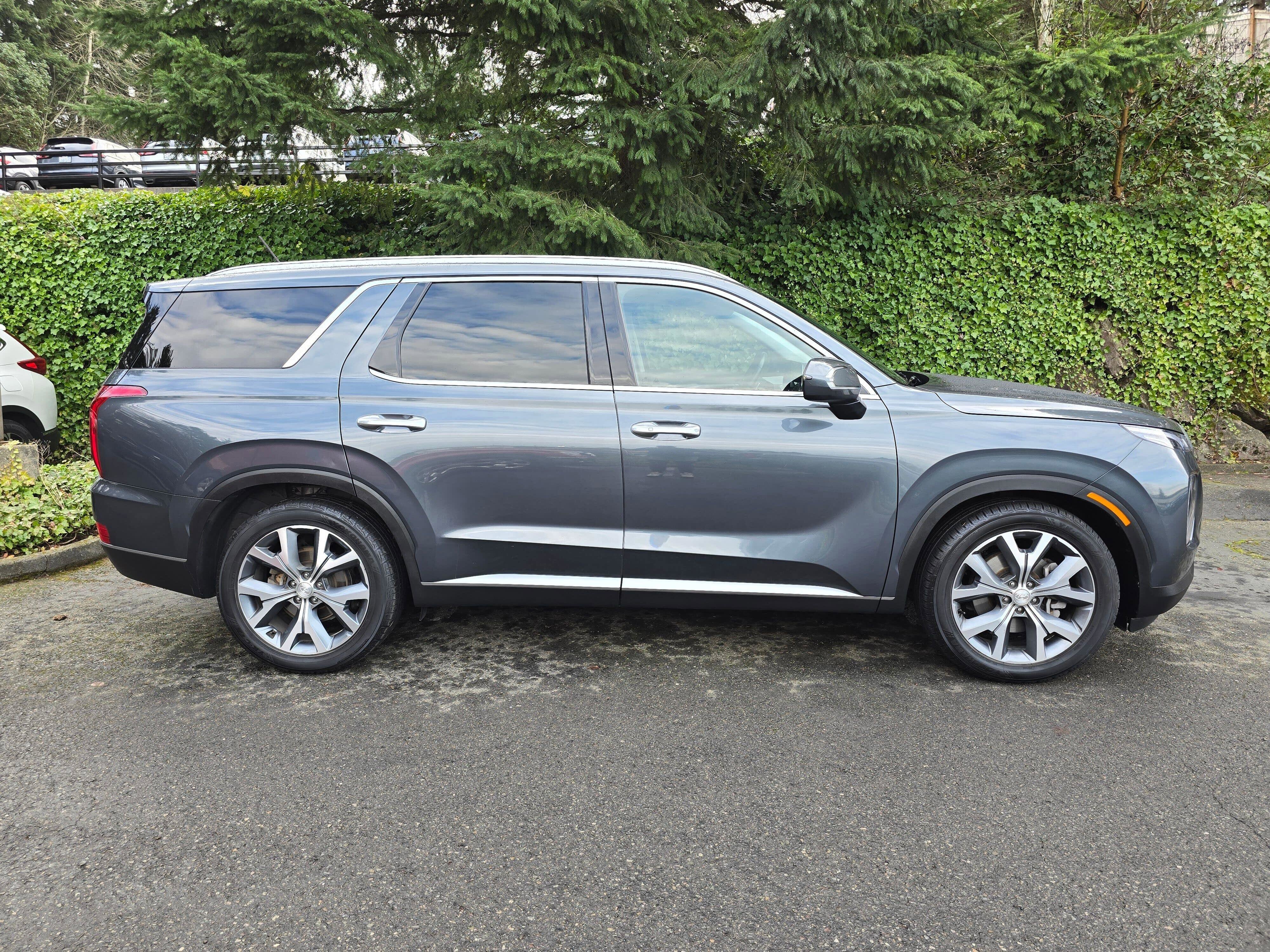 Used 2020 Hyundai Palisade SEL w/ Convenience Package image 2