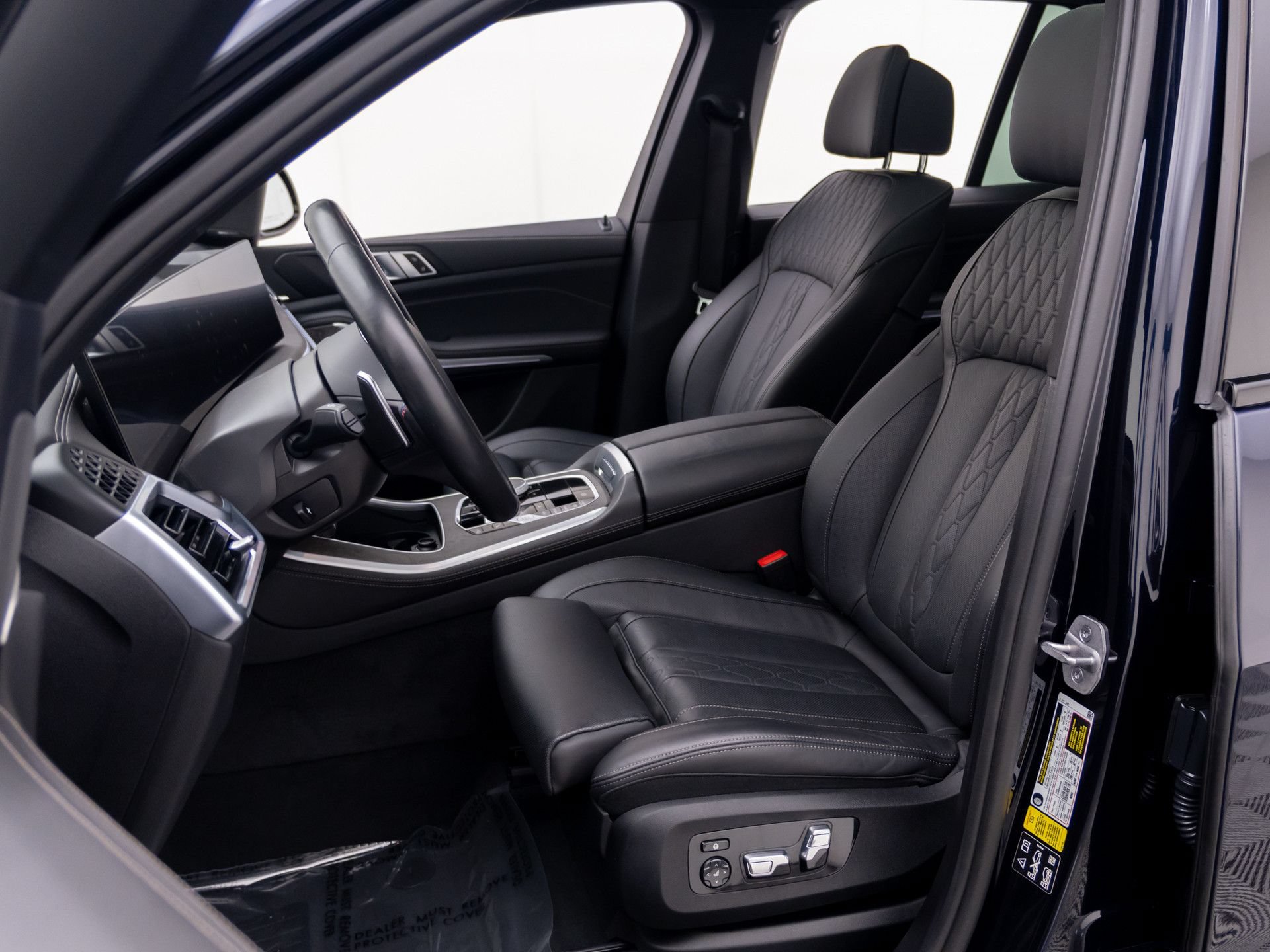 Used 2024 BMW X5 M60i AWD/4WD image 14