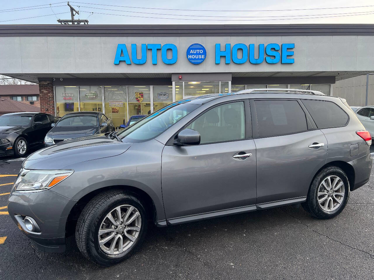 Used 2015 Nissan Pathfinder SV image 7