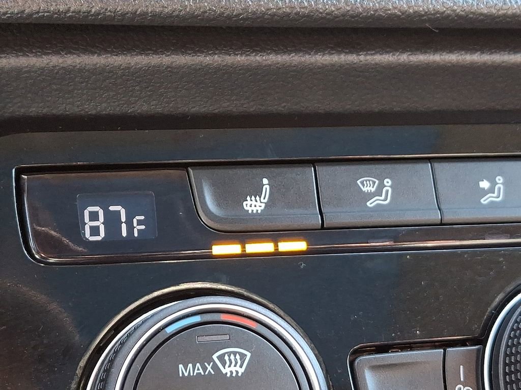 Certified 2023 Volkswagen Taos SEL image 25