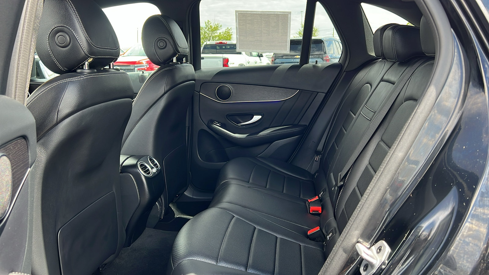Used 2022 Mercedes-Benz GLC 300 4MATIC image 13