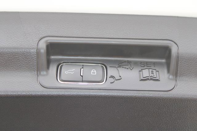 Used 2025 Ford Explorer ST-Line w/ Premium Package AWD/4WD image 45