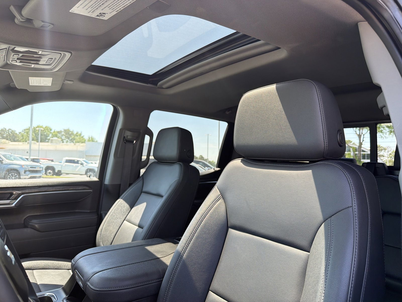 Used 2025 Chevrolet Silverado 1500 LTZ w/ LTZ Premium Texas Edition image 28