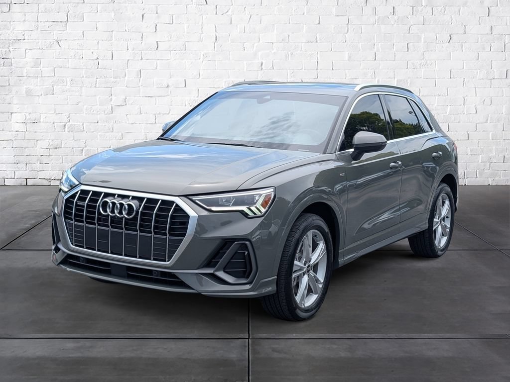 Used 2023 Audi Q3 2.0T Premium Plus w/ Premium Plus Package AWD/4WD image 4