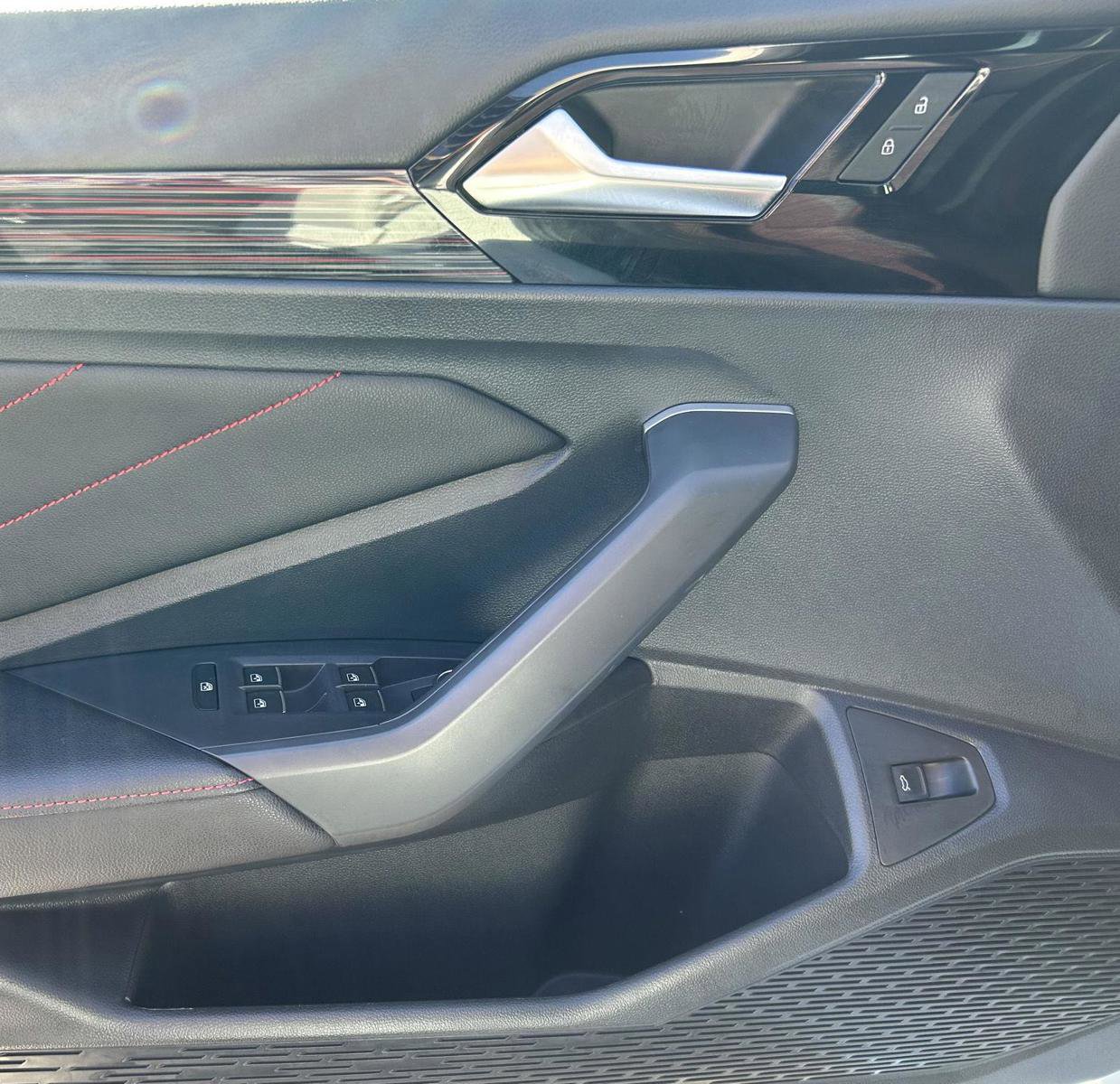 Used 2023 Volkswagen Jetta GLI Autobahn image 12