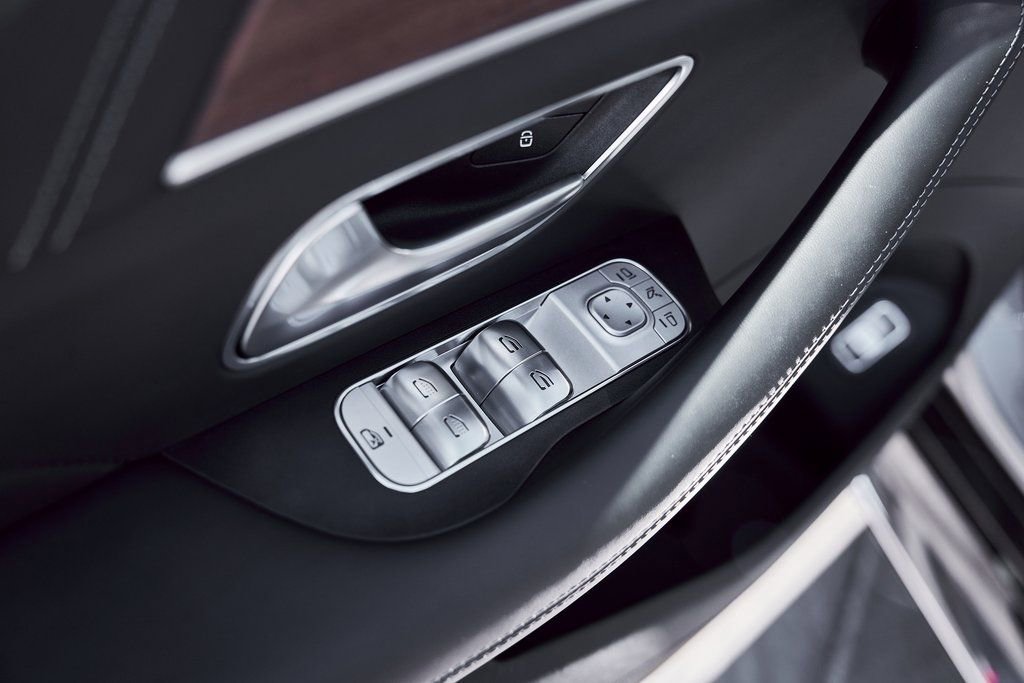 Used 2025 Mercedes-Benz Maybach GLS 600 4MATIC image 34