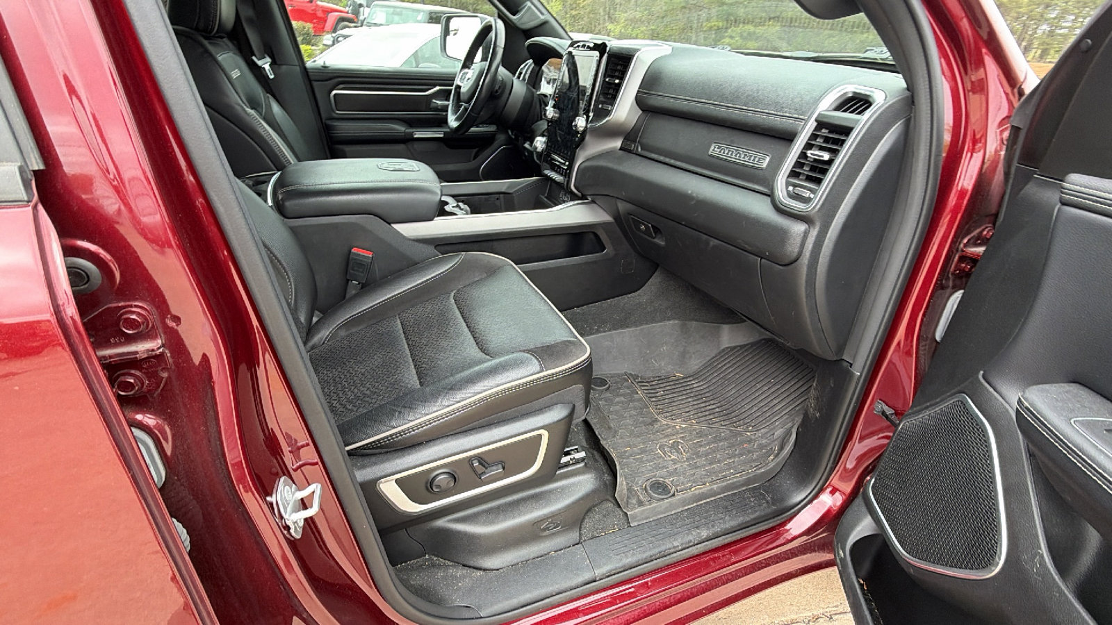 Used 2023 RAM 1500 Laramie image 19