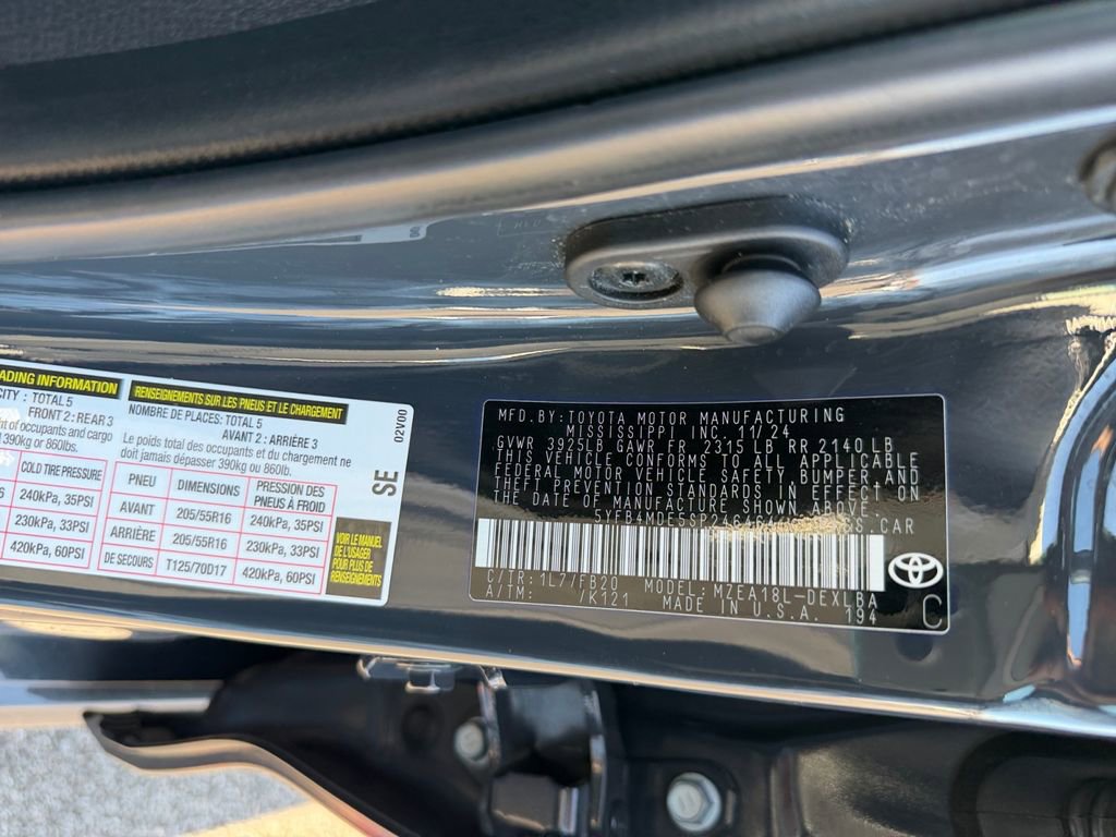 Used 2025 Toyota Corolla LE image 28