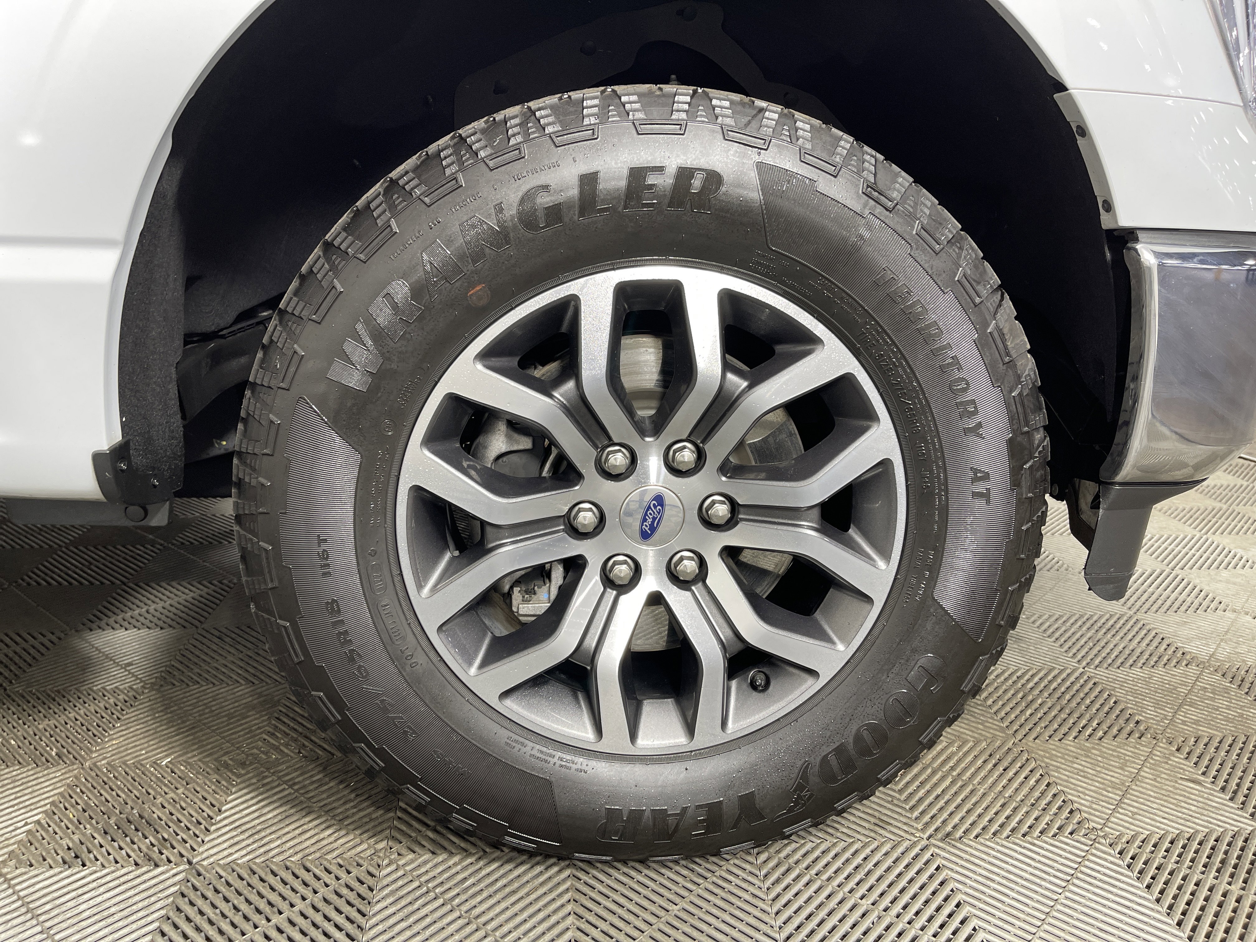 Used 2022 Ford F150 Lariat w/ Bed Utility Package image 10