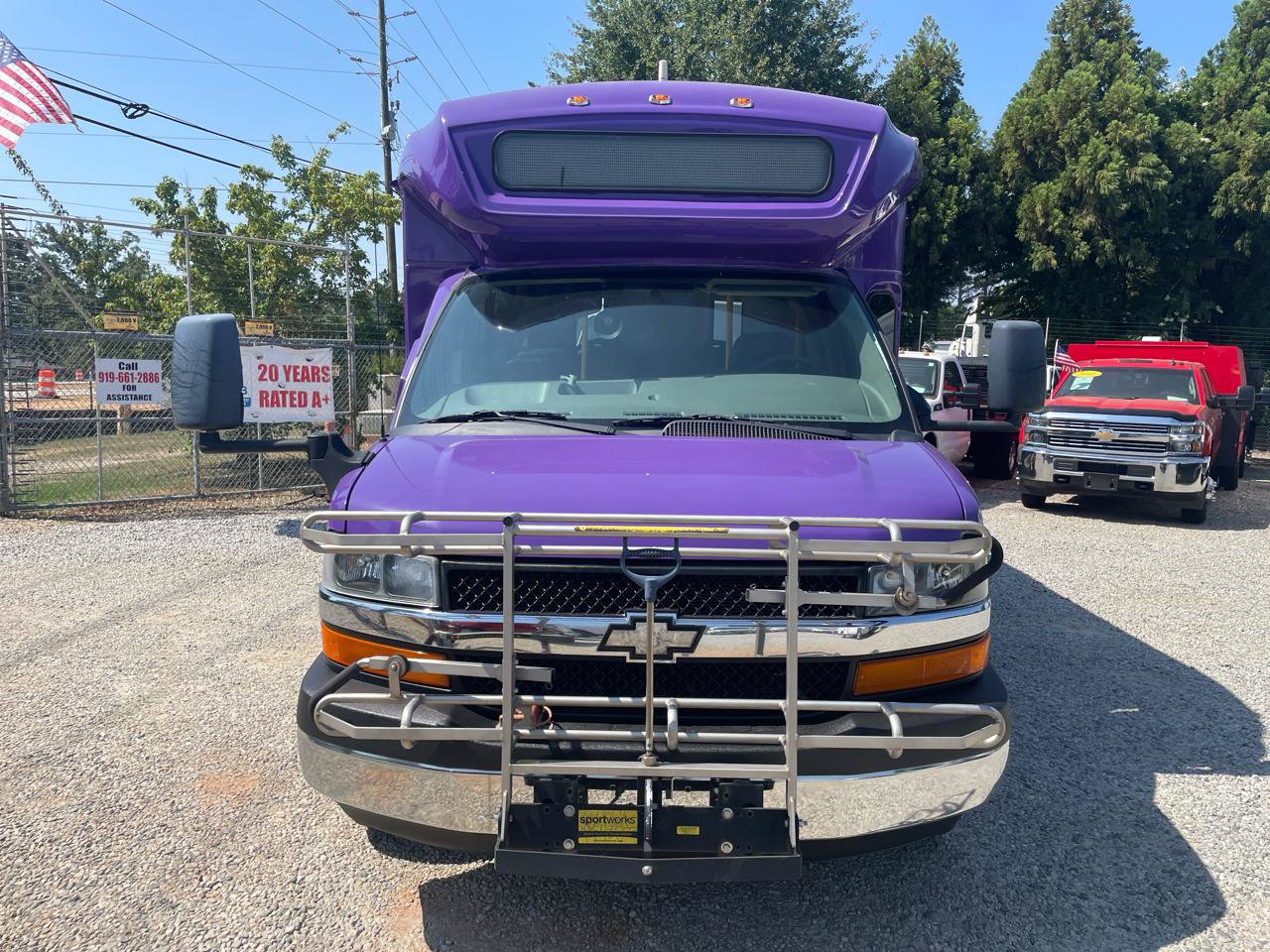 Used 2015 Chevrolet Express 4500 w/ Shuttle Bus Package RWD image 2