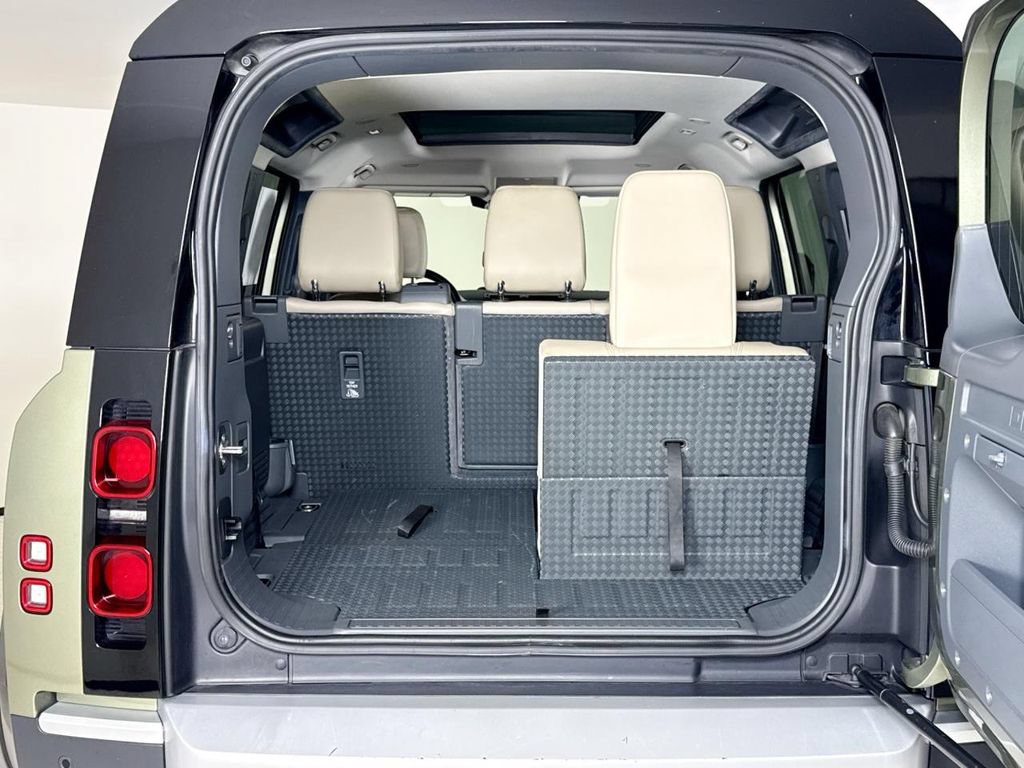 Used 2020 Land Rover Defender 110 First Edition AWD/4WD image 27