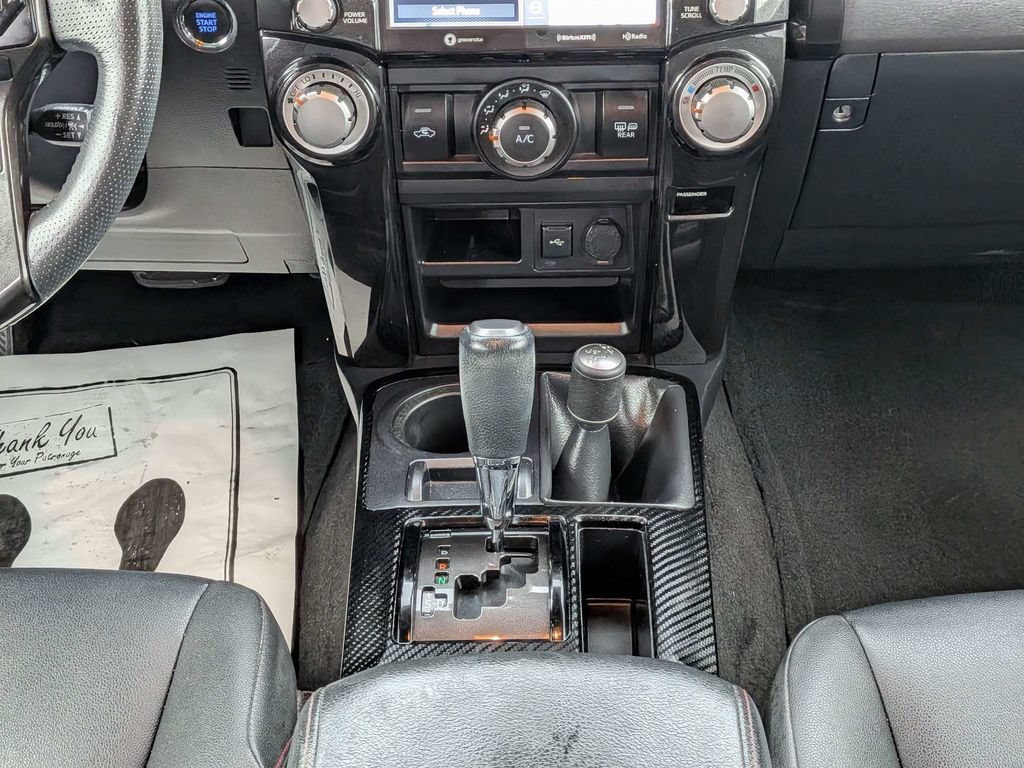 Used 2020 Toyota 4Runner Venture w/ Moonroof Package AWD/4WD image 17