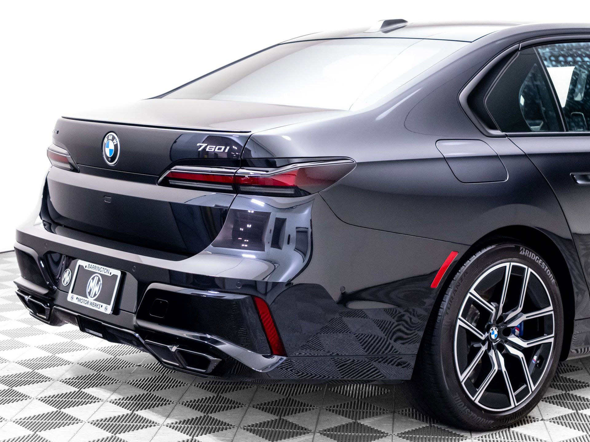 Certified 2024 BMW 760i xDrive w/ Luxury Rear Seating Package AWD/4WD image 36