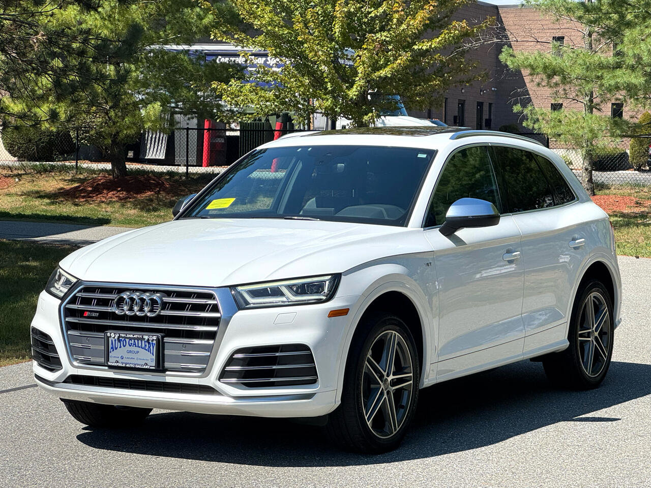 Used 2018 Audi SQ5 Premium Plus w/ Navigation Package image 3