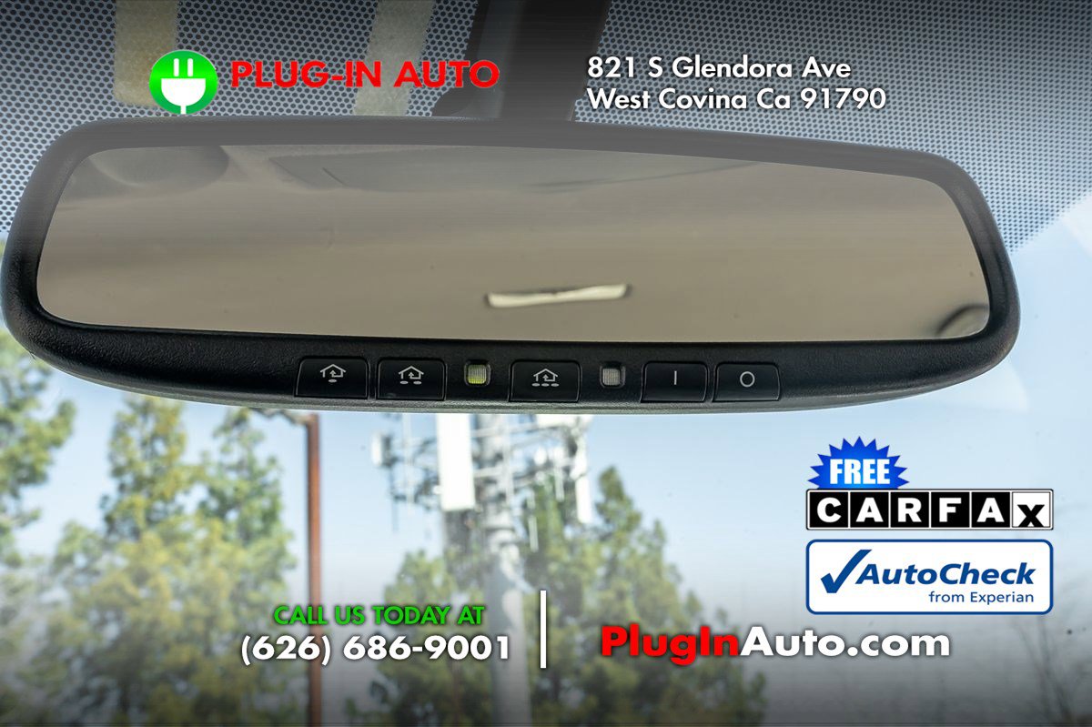 Used 2012 Toyota Prius V Five image 23