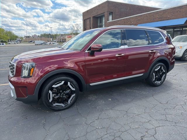 Used 2023 Kia Telluride S AWD/4WD image 3