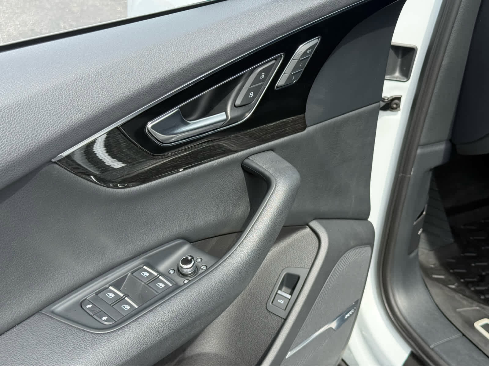 Used 2019 Audi Q7 3.0T Prestige w/ Prestige Package image 15