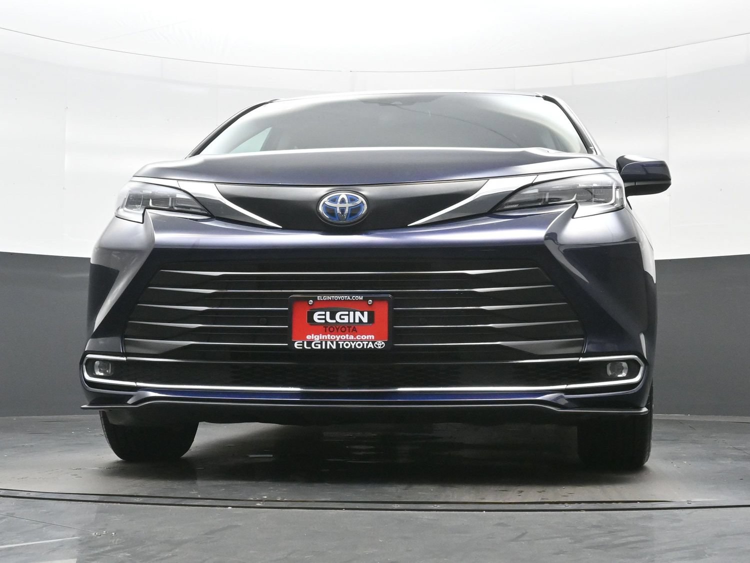 Used 2024 Toyota Sienna XLE FWD image 29