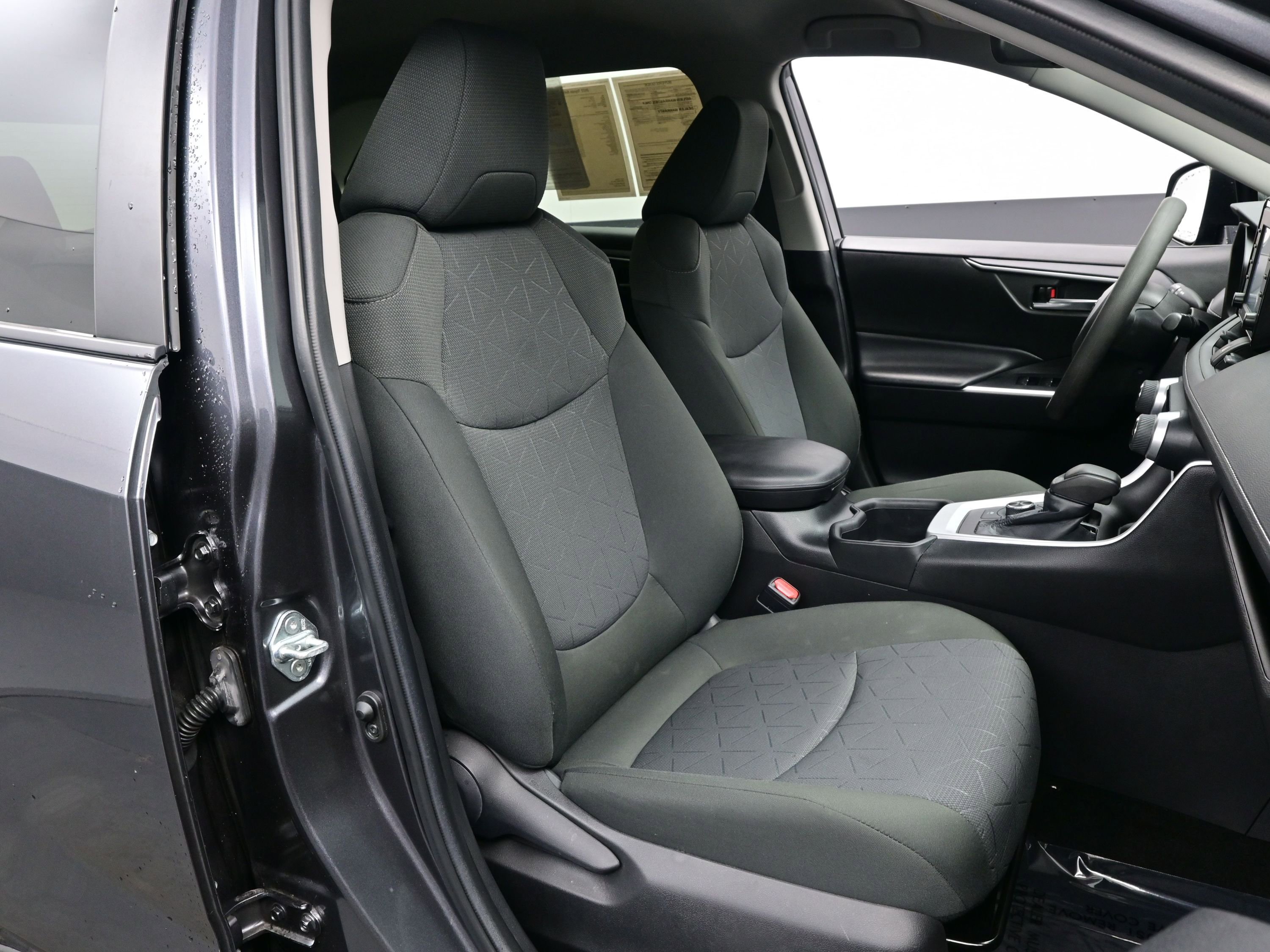 Used 2022 Toyota RAV4 XLE image 13