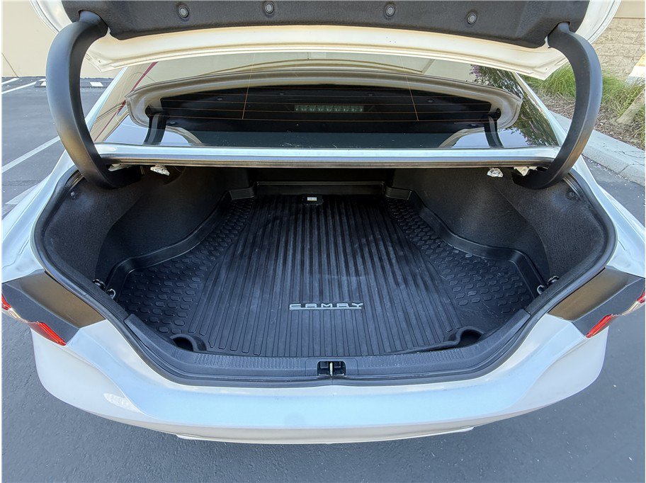 Used 2022 Toyota Camry SE FWD image 23