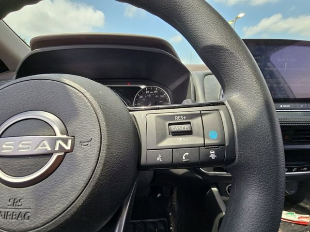 Used 2023 Nissan Rogue SV image 12