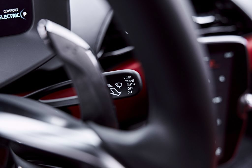 Used 2024 McLaren Artura RWD image 69