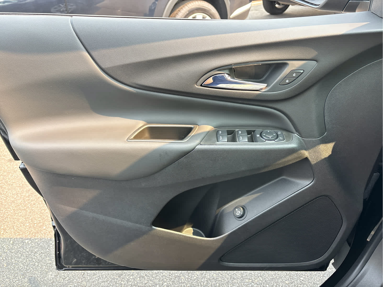 Certified 2024 Chevrolet Equinox LT w/ LPO, Floor Liner Package FWD image 18